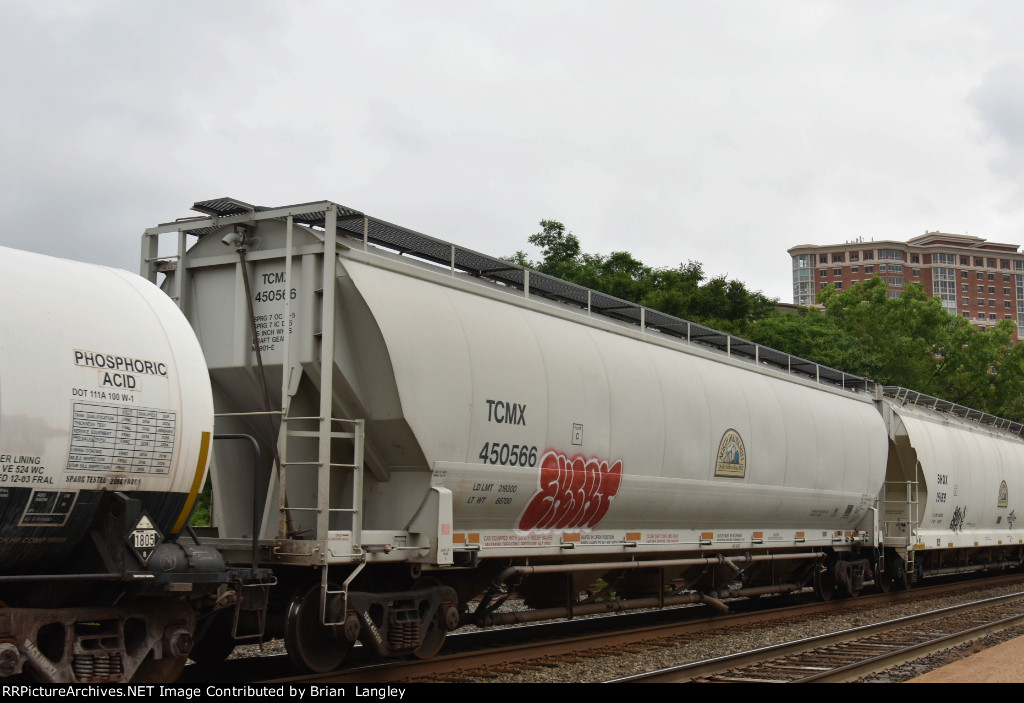 450566